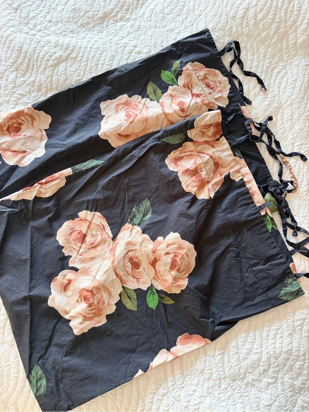 Bed of Roses Duvet Cover - Dark Gray